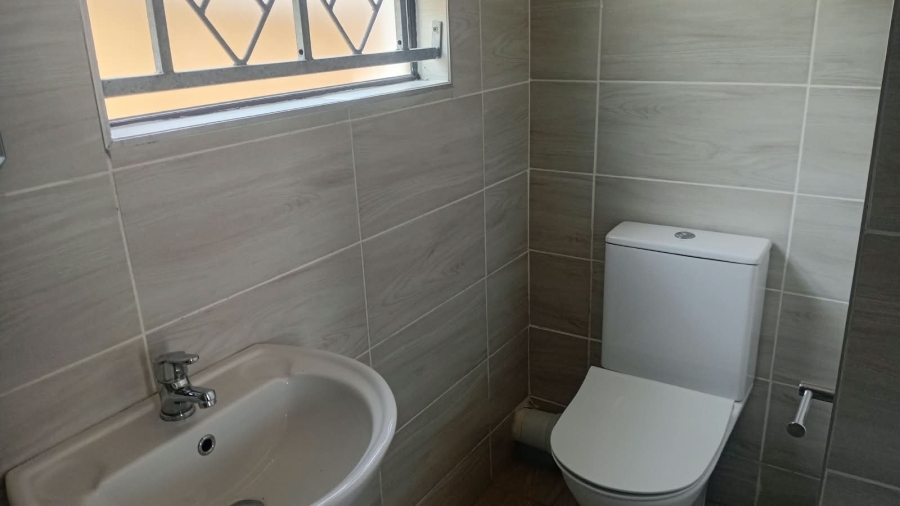 To Let 1 Bedroom Property for Rent in Siyakha Eastern Cape